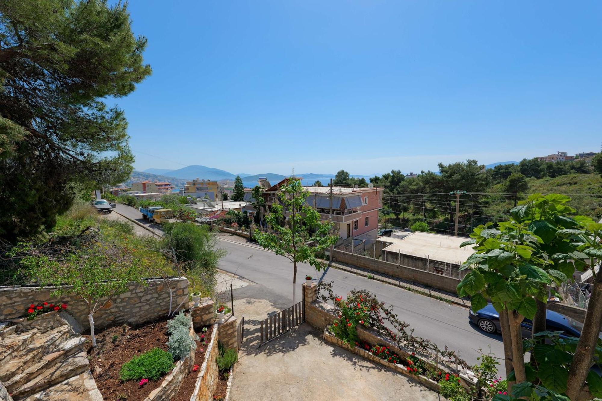 Flower Vila Sarandë Exterior foto